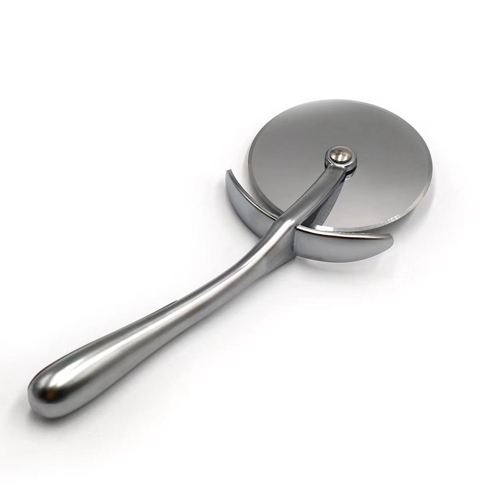 Best Selling Baking Tools Zinc Alloy Pizza Cutter Cheese Slicer With ABS Handle светло-серый