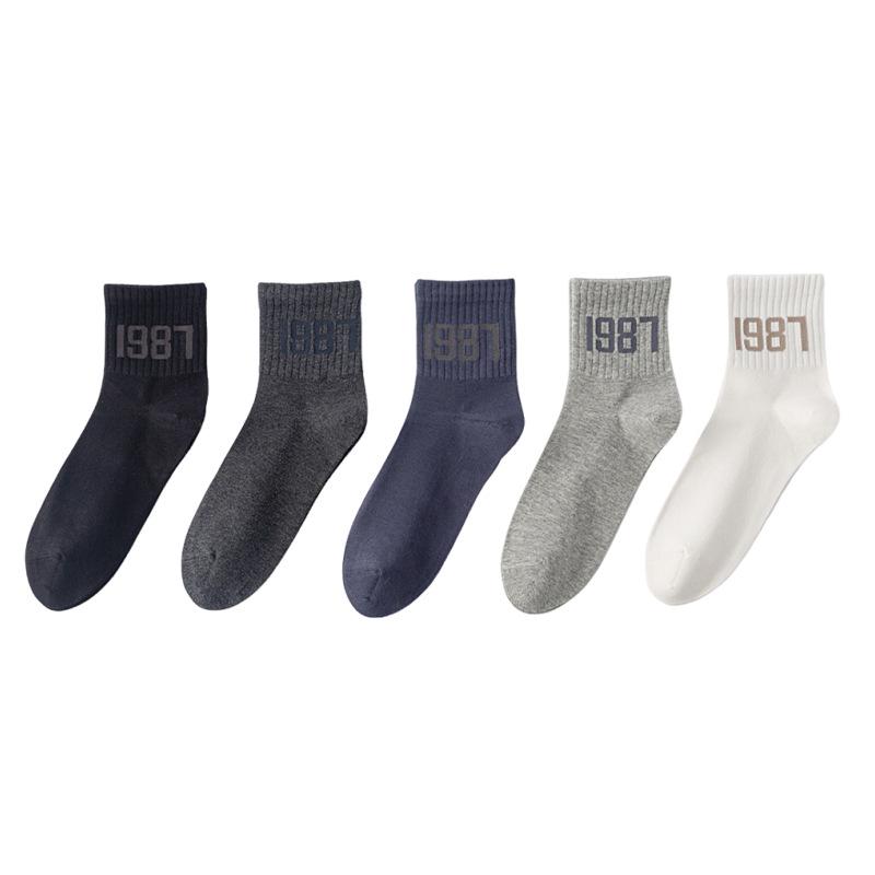 Men's Mid-Calf Cotton Socks: Odor-Resistant, Breathable, and Durable with Boneless Stitching