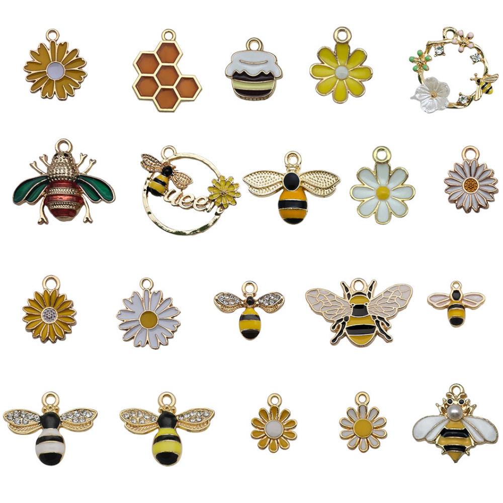 Drip Oil Bee Honey Pot Pendant Keychain Accessory