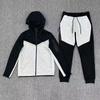 Completo da uomo in maglia con cappuccio multicolore per sport primaverili e autunnali