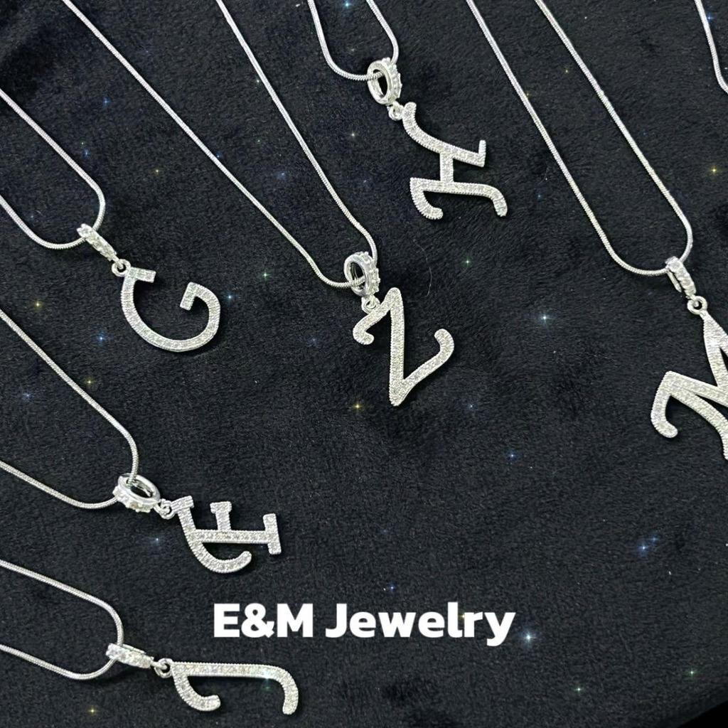 Königliches Hof-Halsband inspiriert von Mean Girls - Set mit Anhängern: Kreuz, Krone & römische Ziffern, vollständig besetzt mit Zirkonia - Luxuriöser, vergoldeter Kupfer-Choker für Damen