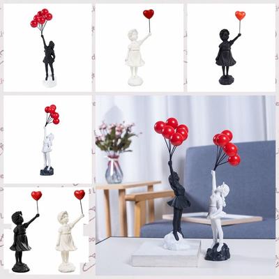 Zarte Harz-Handwerkskunst Fliegender Ballon-Mädchen-Figur Liebe Ballon-Mädchen Banksy-Skulptur Schwarz Weiß Weinschrank
