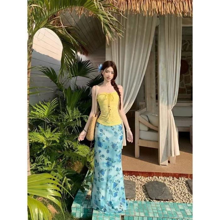 

Seaside Spicy Girl Floral Jacquard Bandeau Vest & Bodycon Skirt Set - Summer 2026 Collection XL