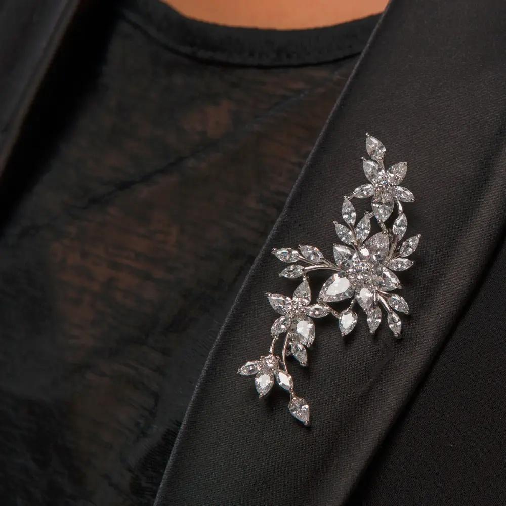 Luxury Exquisite Bling CZ Bridal Breastpin Wedding Clothes Jewelry Fashion Noble Zircon Flower Design Lapel Pin Brooch Jewellery