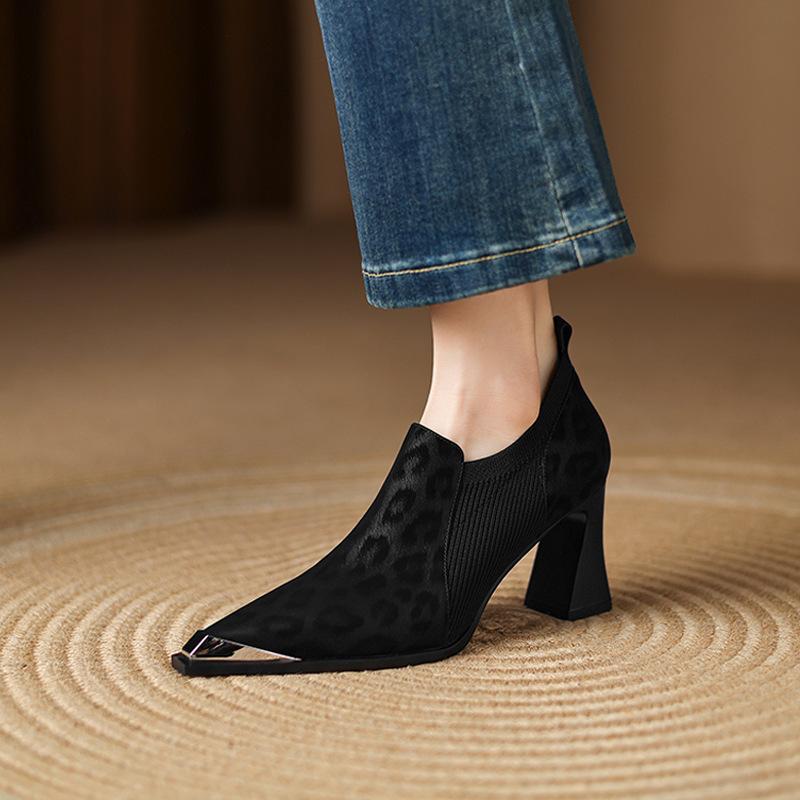 

Вязаные туфли-лодочки с леопардовым принтом на высоком каблуке, женские ретро новые весенне-осенние темпераментные металлические остроносые туфли на толстом каблуке с глубоким вырезом 40 чёрный
