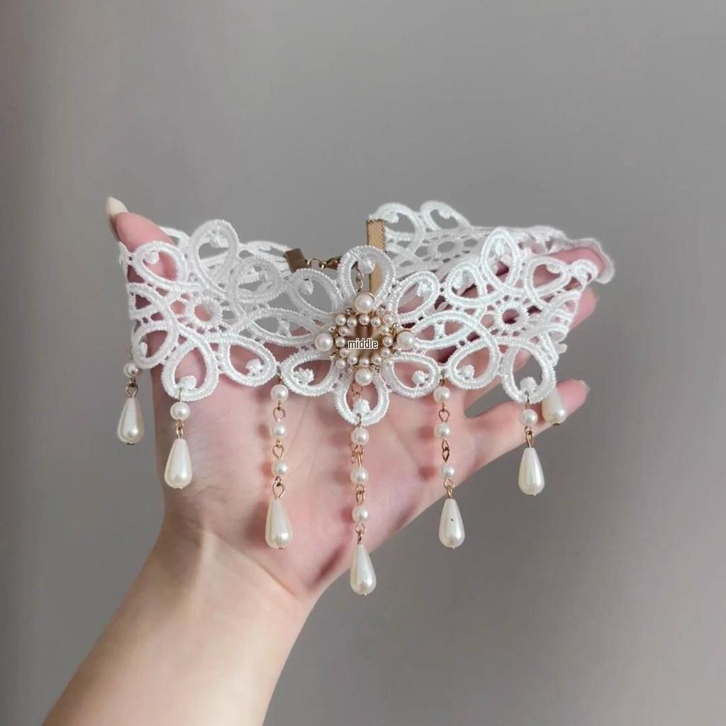 Retro Pearl Lace Choker Necklace: High-End, Versatile Clavicle Chain for Women