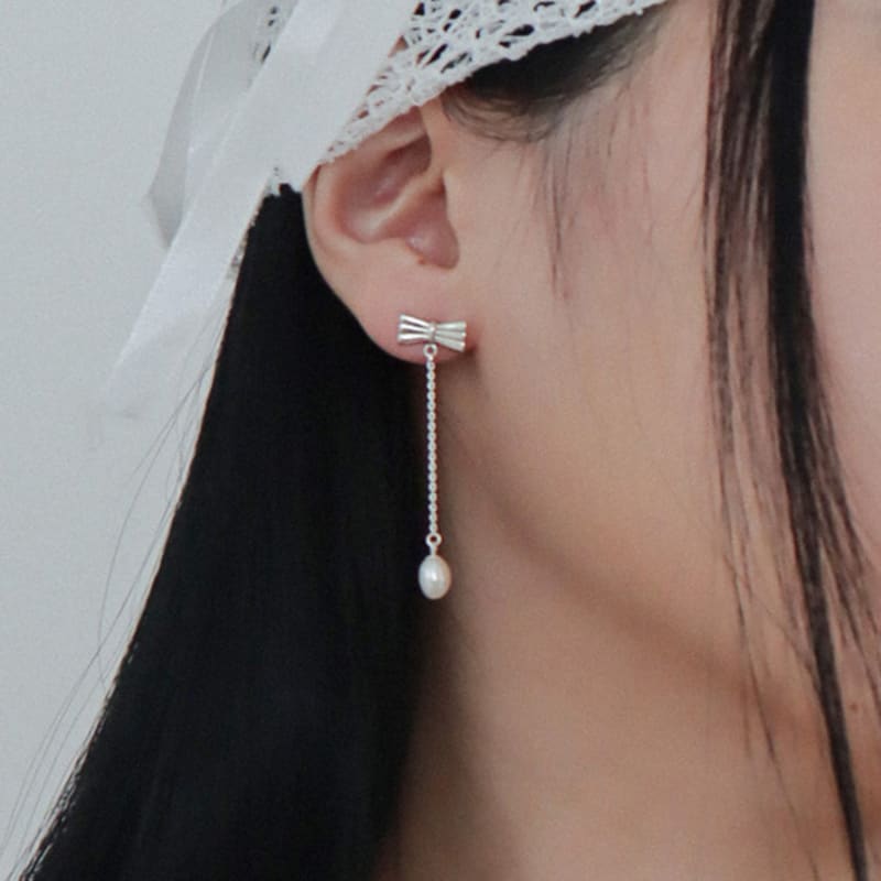 OudStudio Bow Pearl Drop Earring