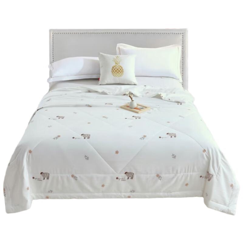 

Playboy All-Season Breathable Fiber Duvet