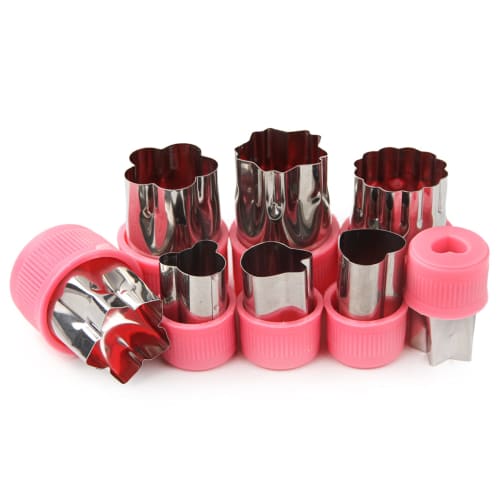 

momee 8-Piece Cookie Cutter Set, Bento Box, Stainless Steel Vegetable Cutter, Scratch-Resistant, with Protective Cap (Pink)