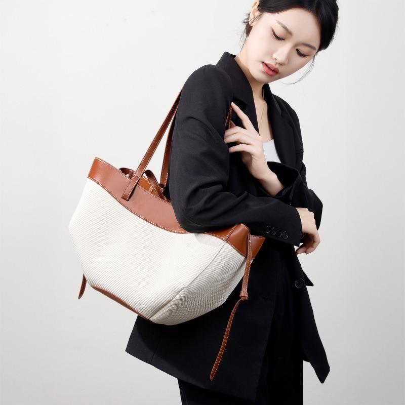 Niche Light Luxury High-end Sense Hot-selling Portable Women's Bags, Contrasting Color Commuting Leather Large-capacity Shoulder Tote Wing Bag