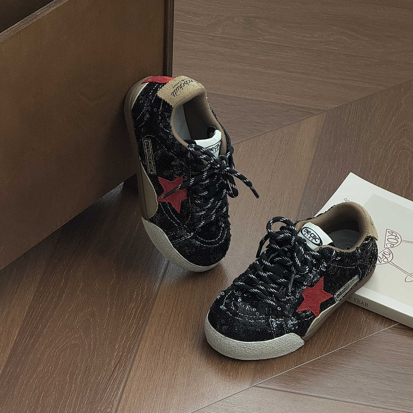 

XSHX children s dirty star board shoes Wenzhou classmates girls party shiny piece Velcro function thin bottom autumn new 25 чорний