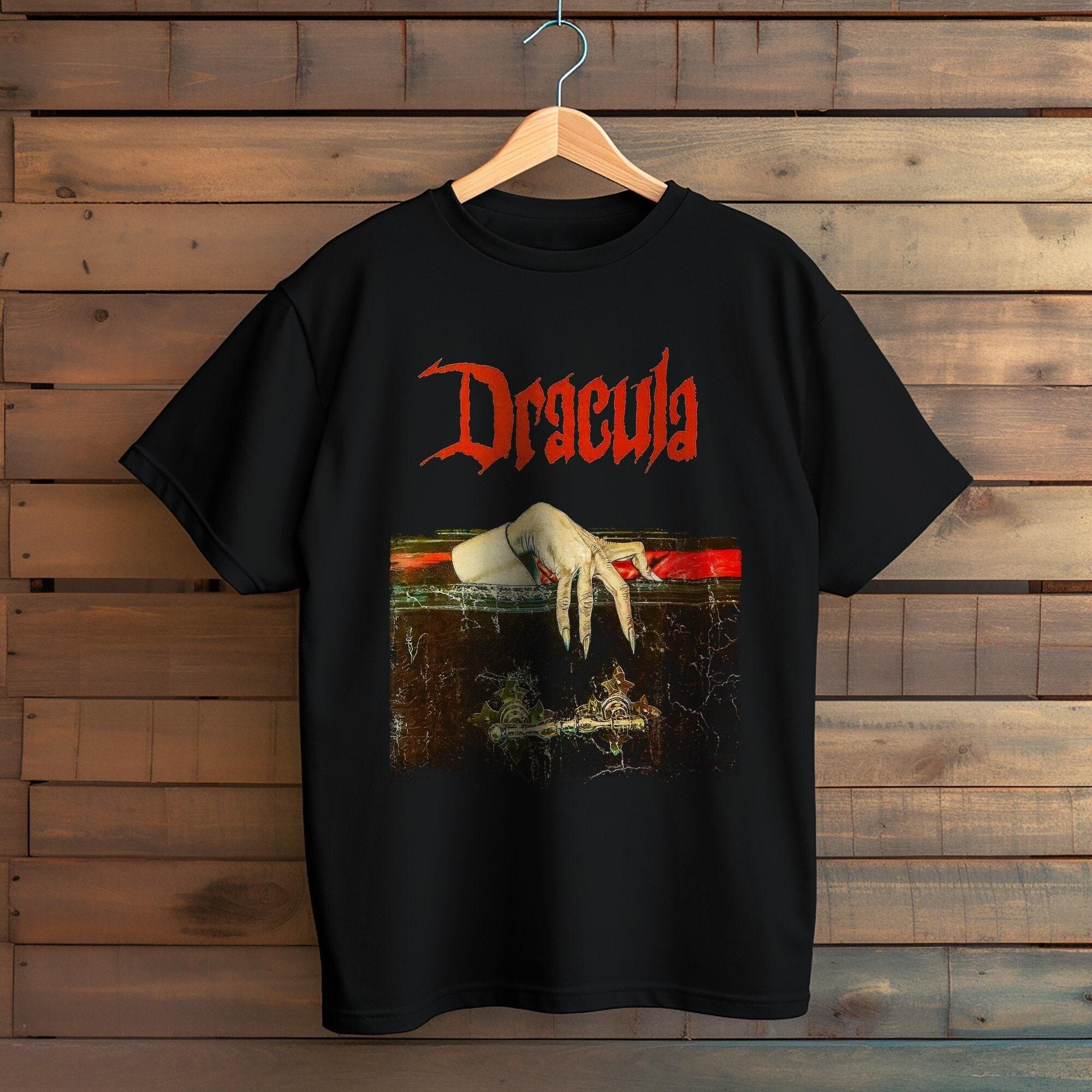 Retro Dracula Pattern Printed TshirtNovel Cover Style Tshirt Suitable for Both Unisexs Clothing Womens 2026 Summer Tshirt S
