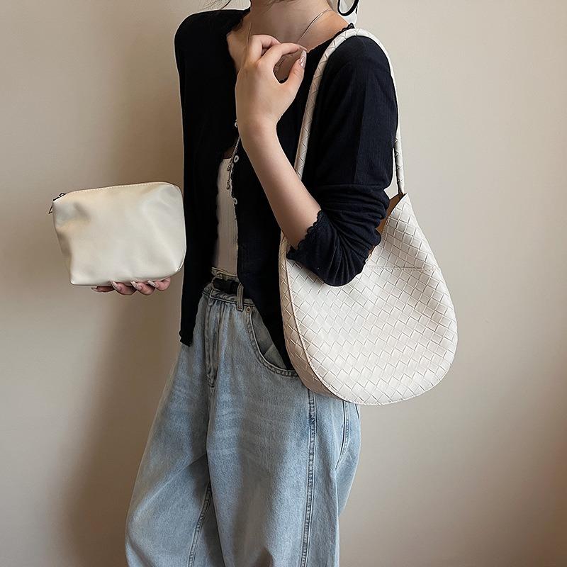 Women's bag, mother and child bag, summer large-capacity high-end woven soft-faced underarm shoulder bag, light luxury fashion tote