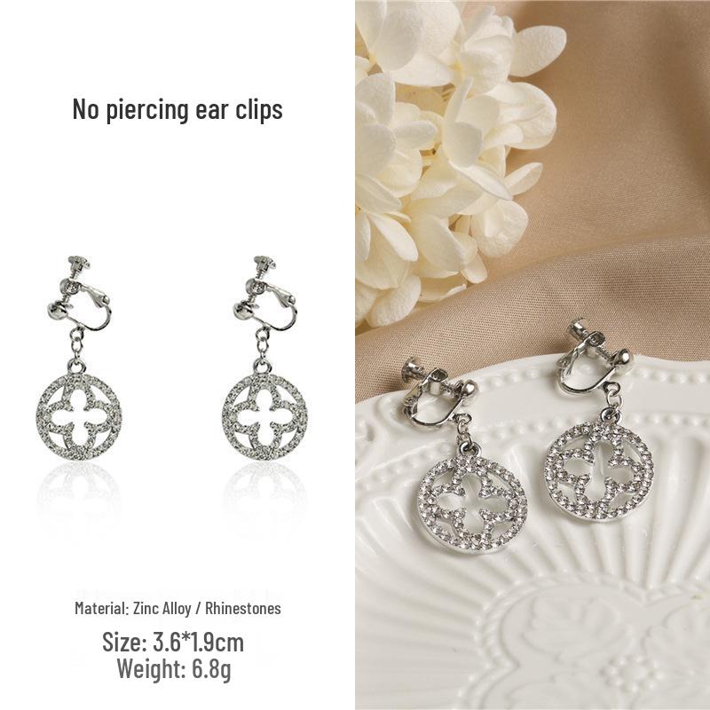 

Серебряные клипсы-серьги в форме спирали с винтом, inspired by Japanese and Korean styles, в форме четырехлистника