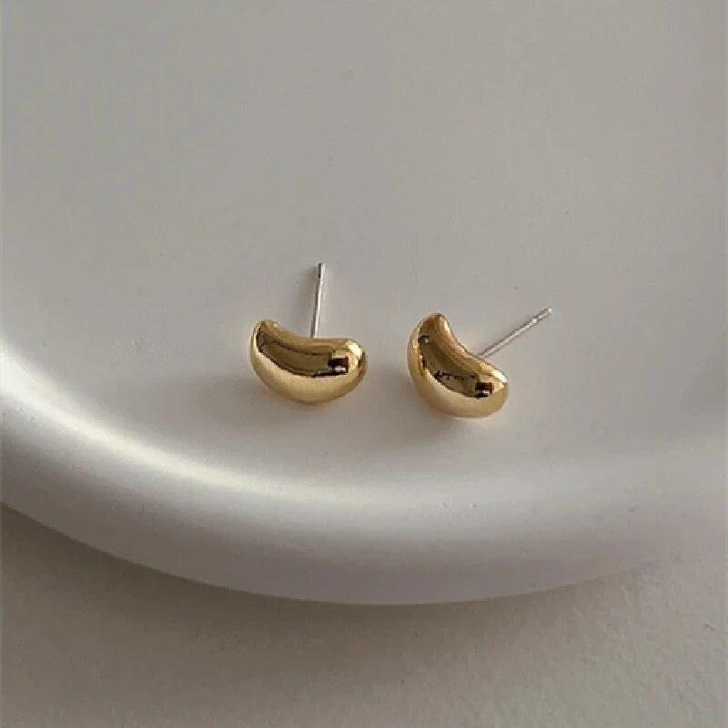 1 para lekko luksusowych, chłodnych, małych, błyszczących, stopowych, pozłacanych, posrebrzanych, geometrycznych, eleganckich kolczyków z temperamentem