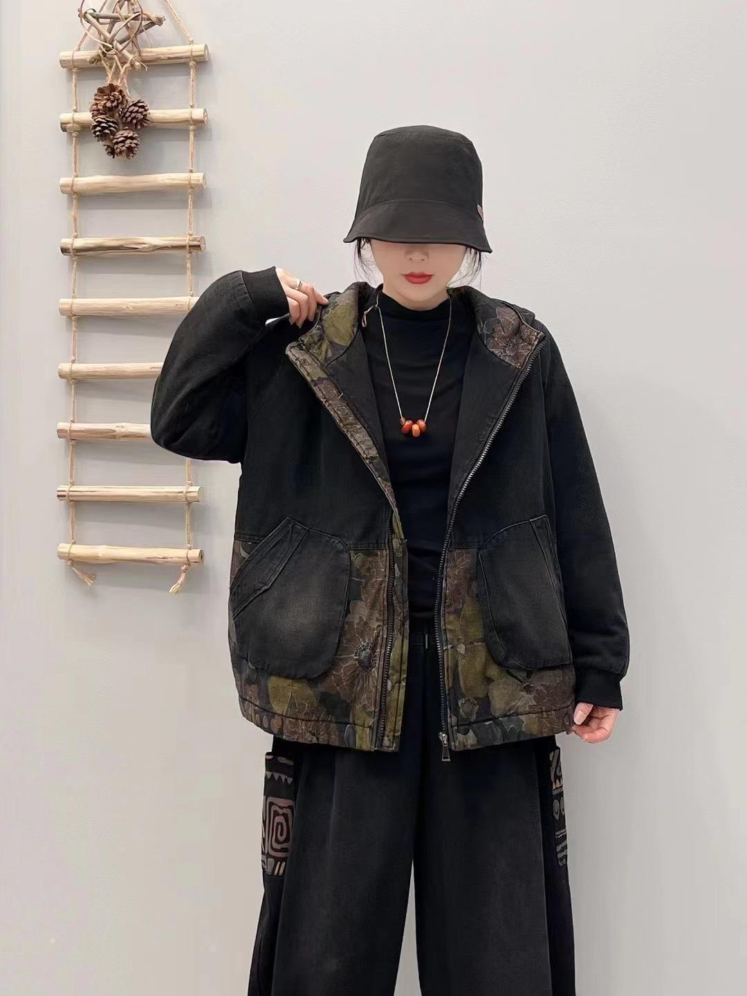 

Куртка на молнии 2025 осень новая печать литературная и удобная лоскутная нишевая мода свободное универсальное пальто женское Average size