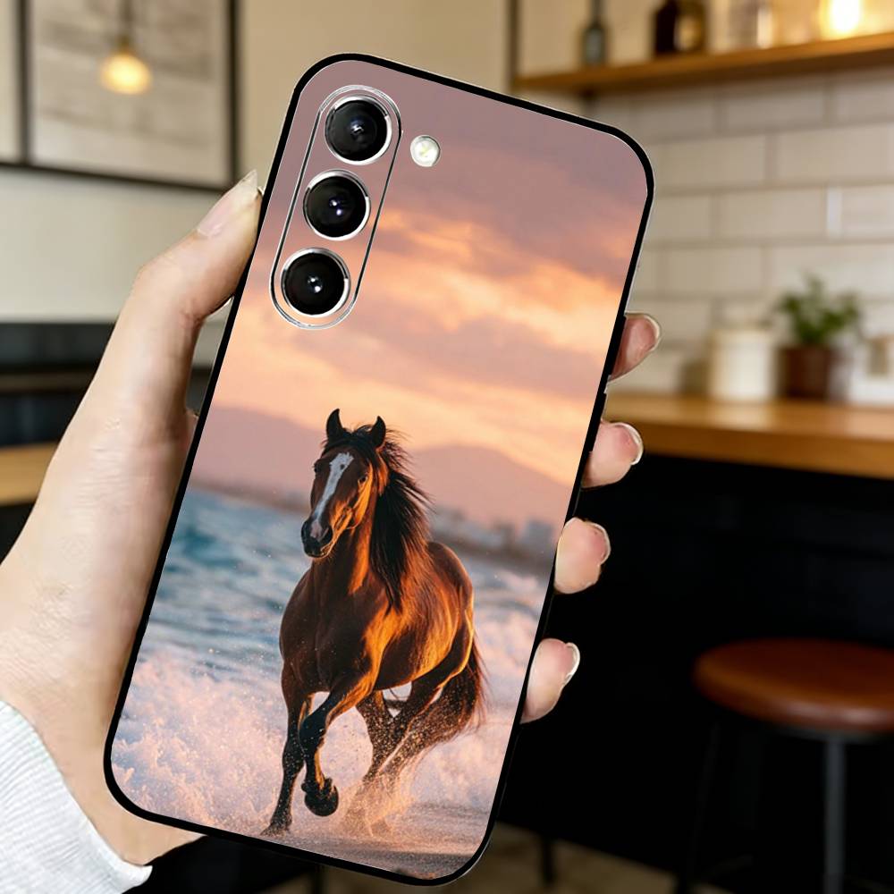 Beautiful Elegant Brown Horses Phone Case For Samsung S24,21,22,23,30,Ultra,Plus,Fe,Lite, Black Soft Cover