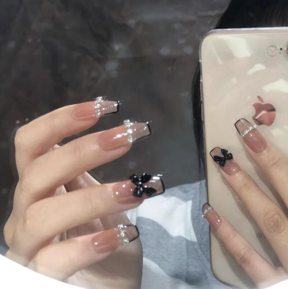 Simple French Gradient Detachable Press-On Nails: Short, Whitening False Nail Tips.