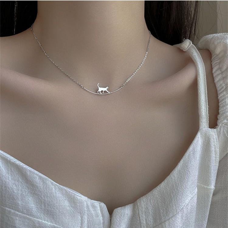 2024 Trendy Clavicle Chain: Elegant Kitten Design Necklace for Women