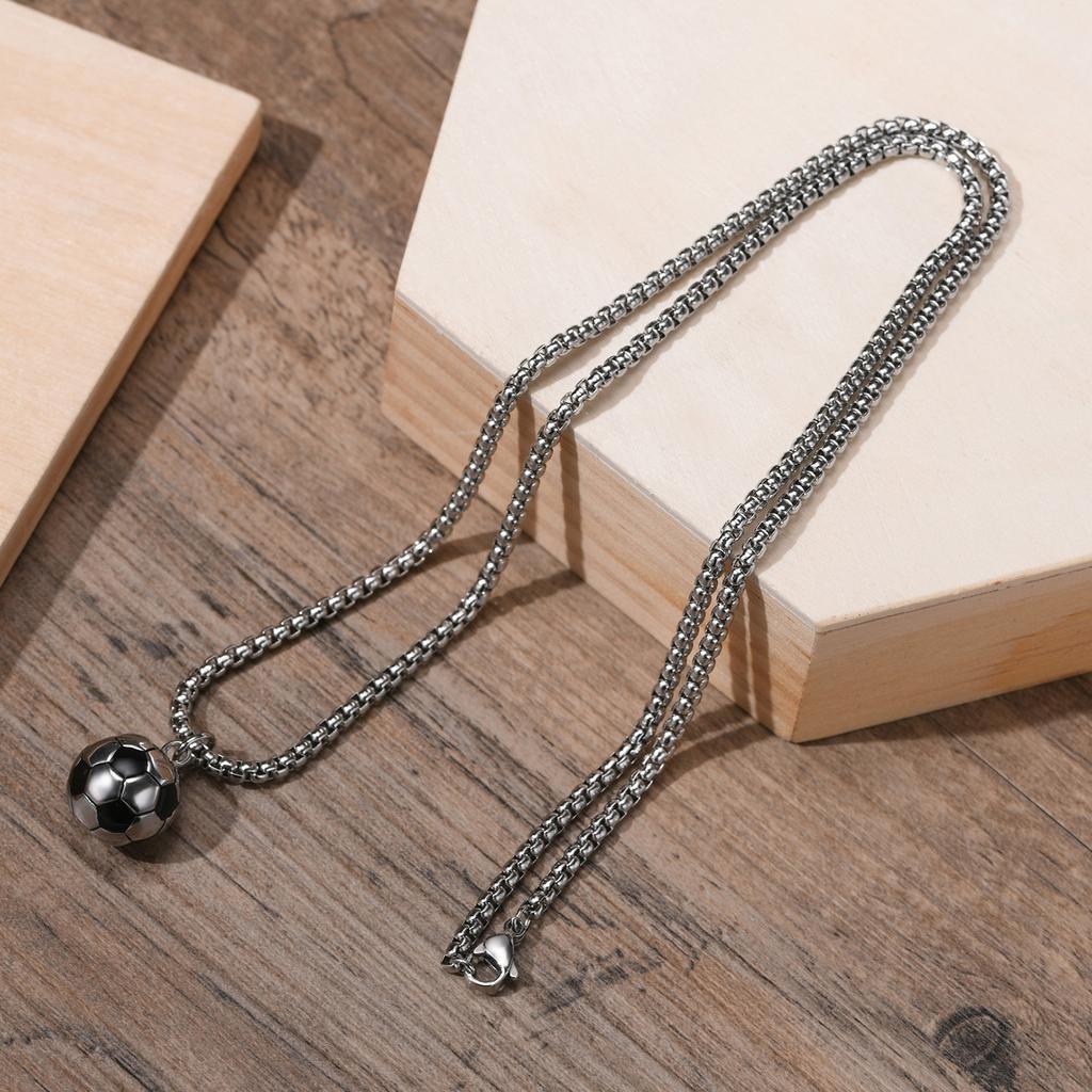 3D Fußball Halsketten für Männer, Solide Edelstahl Lässige Fußballer Anhänger, Sportliebhaber Jungen Geburtstagsgeschenke Schmuck