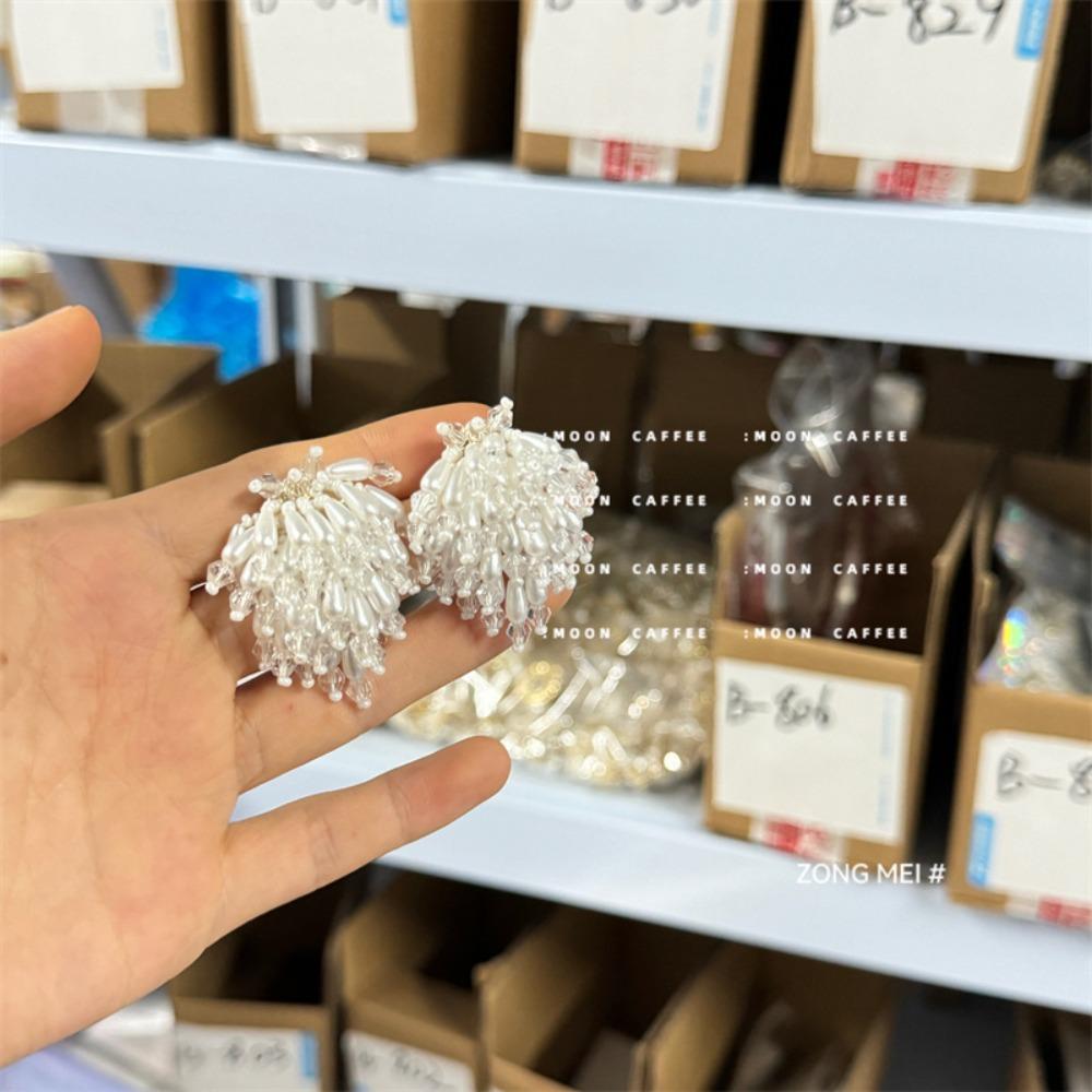 Luxury Fashion Water Drop Pearl Beaded Flower Stud Earrings for Women Retro Charm Wedding Bride Korea Earring Jewelry Gift