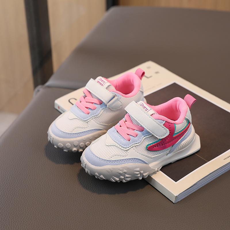 

Детские сетчатые кроссовки, дышащая и удобная обувь для мальчиков, обувь для маленьких девочек, уличная спортивная обувь 30 розы красного