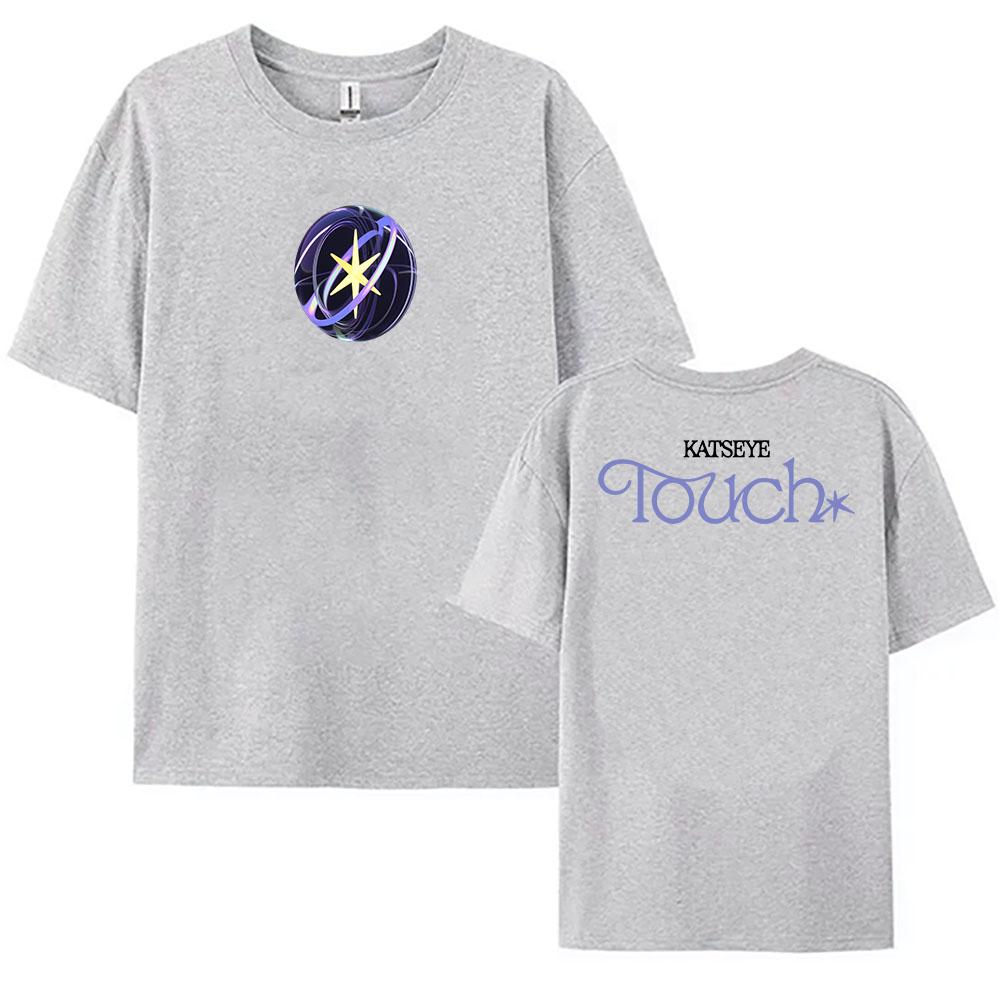 

SIS (Мягкое – сильное) Футболка KATSEYE Корейская группа 2025 Футболки Хлопок Короткий рукав Круглый вырез Футболка Уличная одежда Унисекс Принт Топ XS