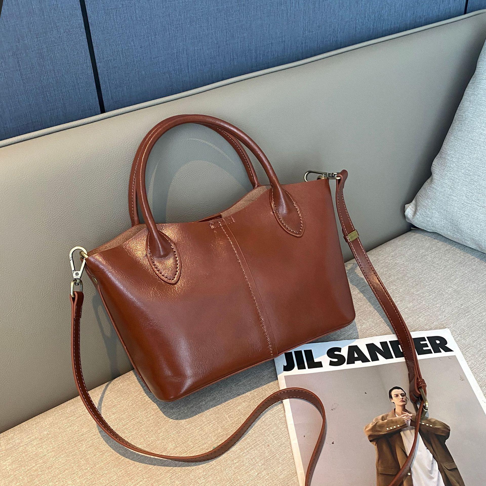 

Женская сумка через плечо из коровьей кожи, вместительная сумка-мессенджер, красивая женская сумка, модный и простой шопинг темно-коричневого