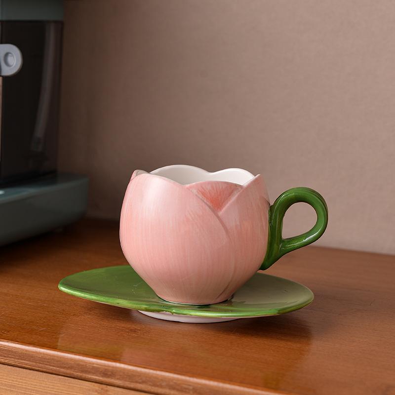 

Чашка и блюдце в форме цветка тюльпана, обеденная кофейная кружка, изящные фарфоровые кружки, чашка для послеобеденного чая, контейнер для фруктового сока 300ml