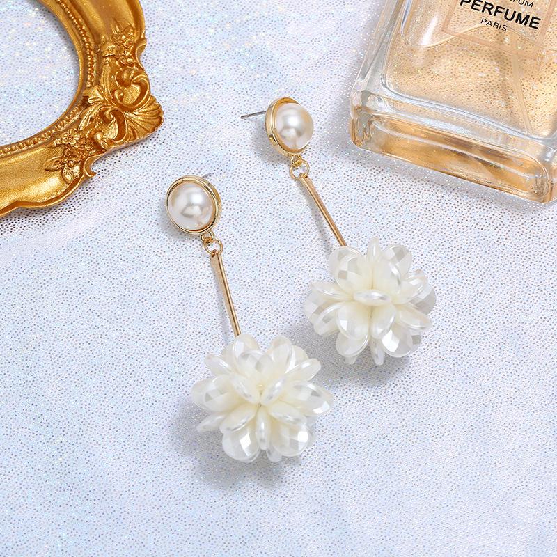 Retro personality pearl long stud earrings female versatile simple Internet celebrity temperament earrings fashion trendy earrings