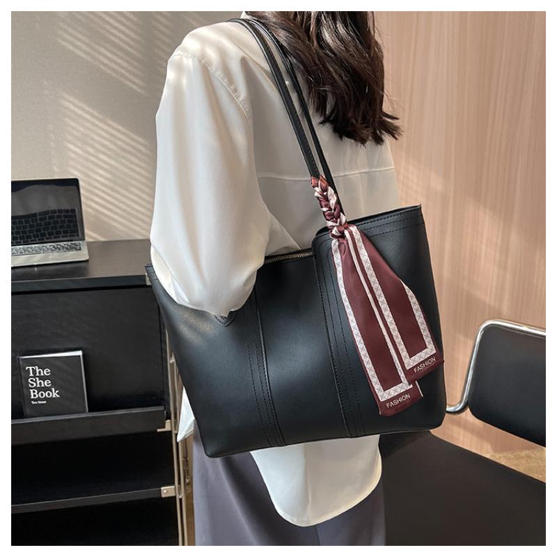 2025 New Spring Summer Advanced Ladies Single Shoulder Bag Fashion Scarves Decorative Handbags Large Capacity Commuter Tote Bag Sling Bag for Women