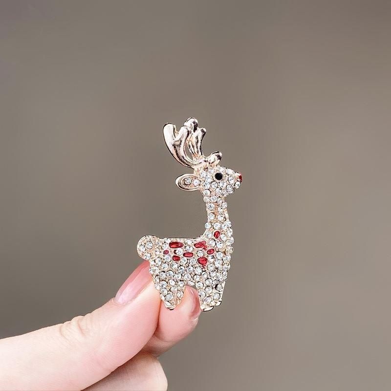 Deer Christmas Gift Brooch Personality Cartoon 2025 New Trendy Suit Pin Accessories Blouse Collar Pin