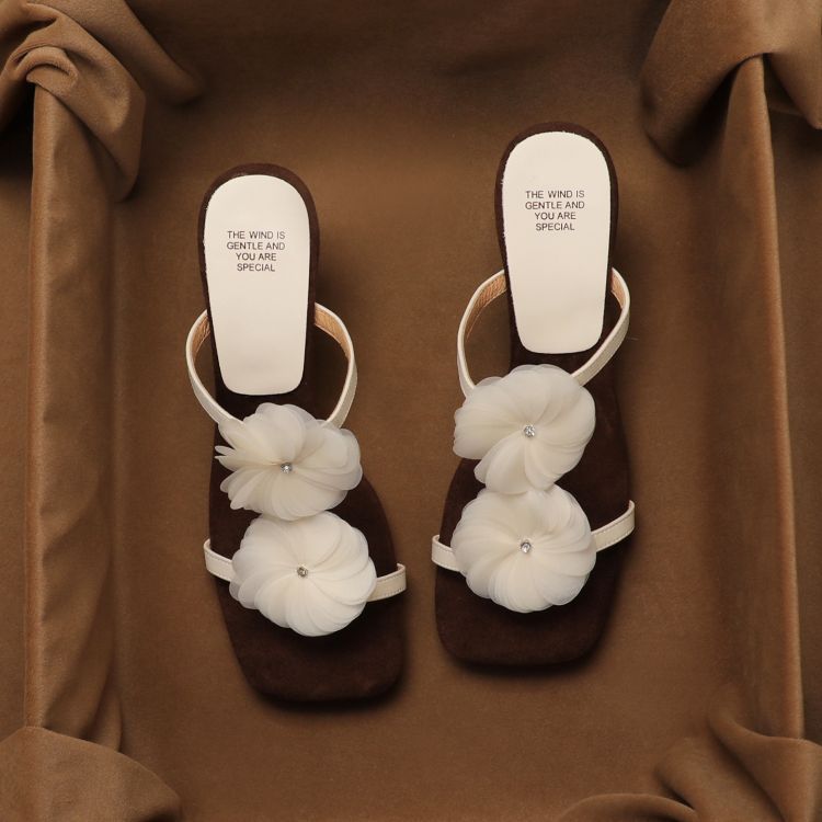 Flower Slope Heel Open Toe One-word Women's Outer Wear 2025 Summer New Fashion Absolutely Versatile High-end Slippers