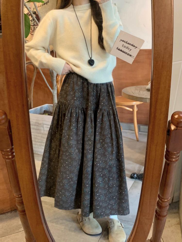 2025 Korean Retro Floral A-Line Skirt: Sweet, Gentle, High-Waisted, and Versatile