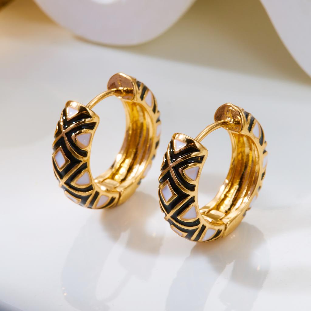 Vintage Colorful Enamel Daisy Chunky Hoop Earrings Gold Flower Circle Huggie Earrings For Women Party Jewelry