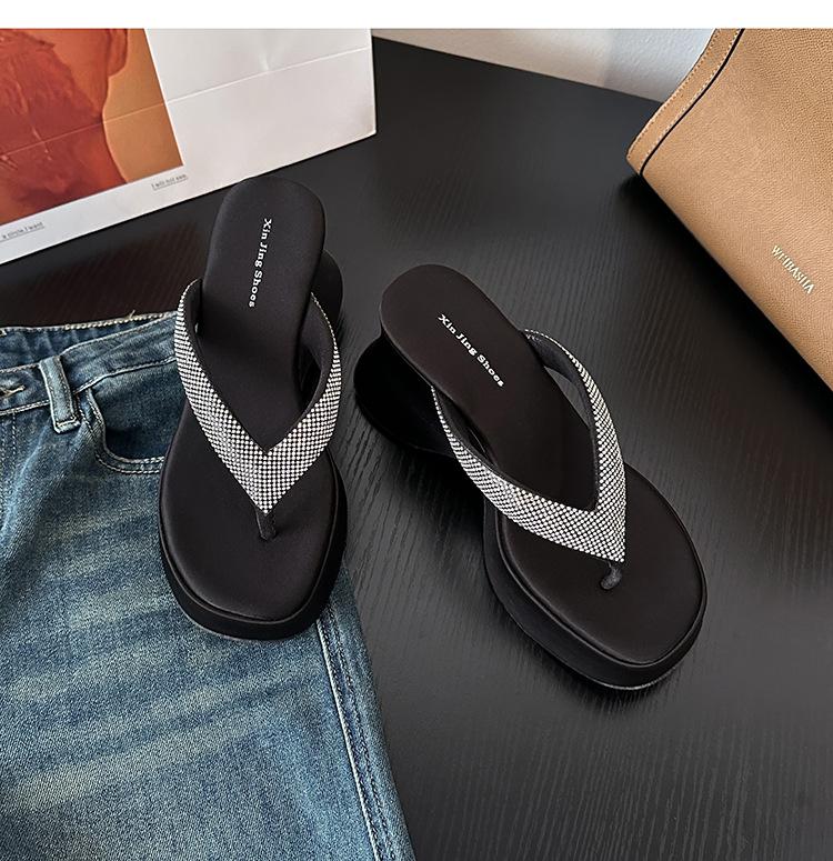 

XJ-3 женские крутые шлепанцы на высоком каблуке и толстой подошве с камнями, елочкой, для ношения, новые, увеличивающие рост, маленькие водонепроницаемые сандалии-таблетки, шлепанцы 40 чёрный