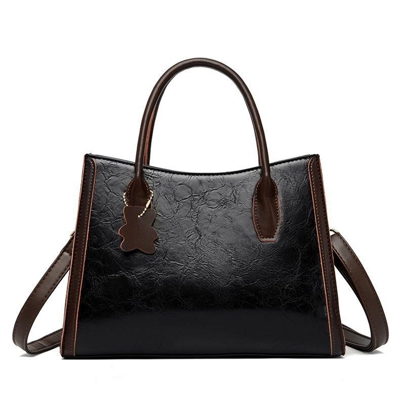 Stylish And Versatile Large Capacity Tote Bag For Women In Soft Pu Leather 2024