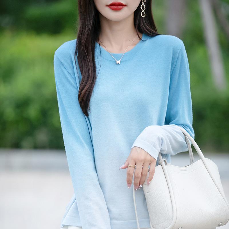 

Осенняя тонкая женская трикотажная рубашка с круглым вырезом и градиентным низом L синий