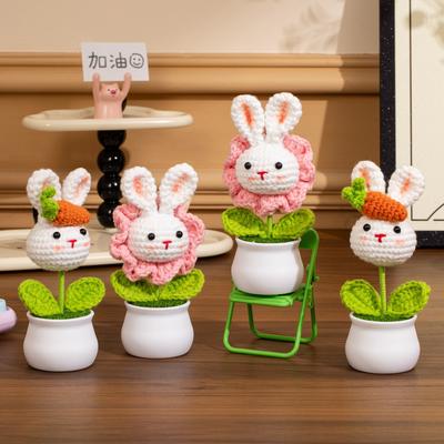 Fiori all'uncinetto a forma di coniglio con animale in vaso Fiore lavorato a maglia Pianta tessuta a mano Libreria da tavolo Decorazione Regalo