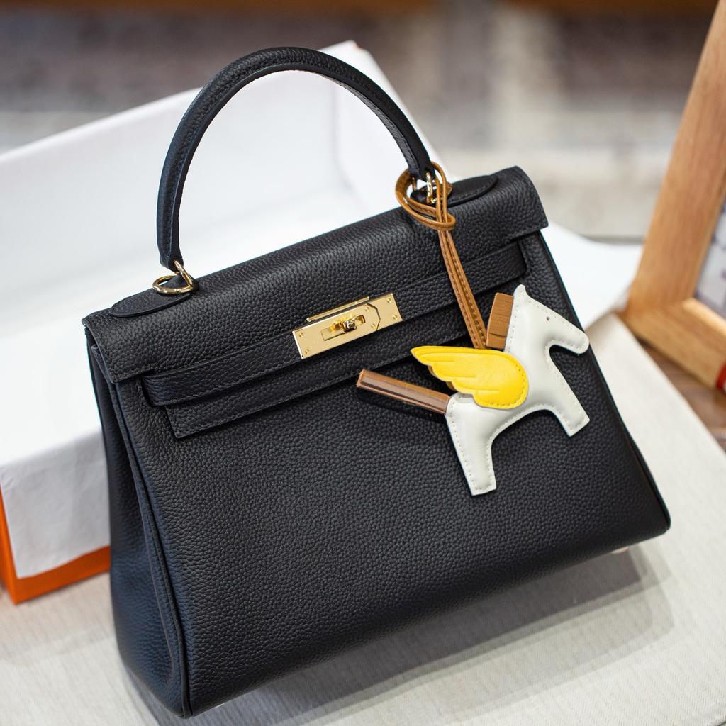 25 Neue Kelli Tasche Togo Rindsleder erste Schicht breiter Schultergurt silberne Schnalle große Kapazität tragbar Schulter Umhänge Tasche Pendler Damen Tasche