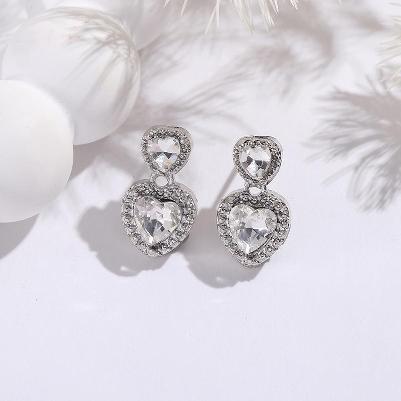 High-End Zirconia Heart Stud Earrings: Elegant, Versatile, and Trendy Women's Accessories