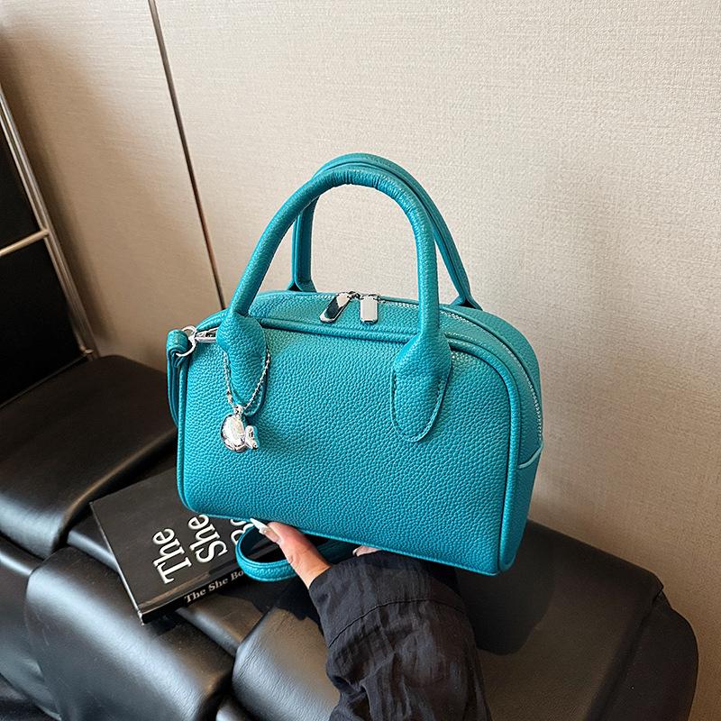 High-end niche bag women's summer new models, popular messenger bags, casual portable pillow bags