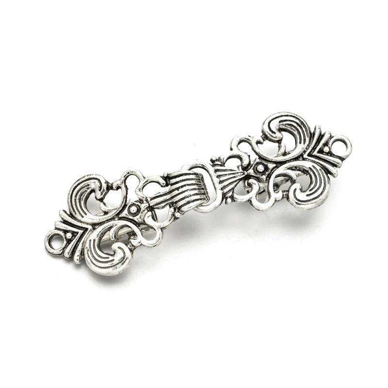 Retro Chinese Alloy Shawl Clip: Creative Hollow Scarf Buckle, Double Sweater Clip Brooch Travel Accessory.
