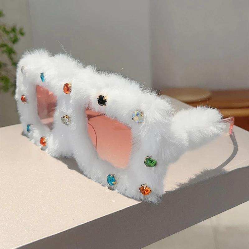 Square Furry Sunglasses with Rhinestones Women Fashion Oversized Winter Shades Trendy Stylish Original Design Sun Glasses