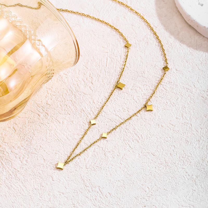 Starry Gold-Plated Sequined Clavicle Necklace: Elegant Titanium Steel Women's Accessory.