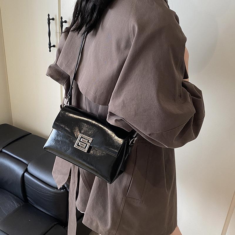 2025 New Retro Small Bag Women's Autumn and Winter Sembeng Trendy Fashion Texture Shoulder Messenger Bag Women's Small Square Bag