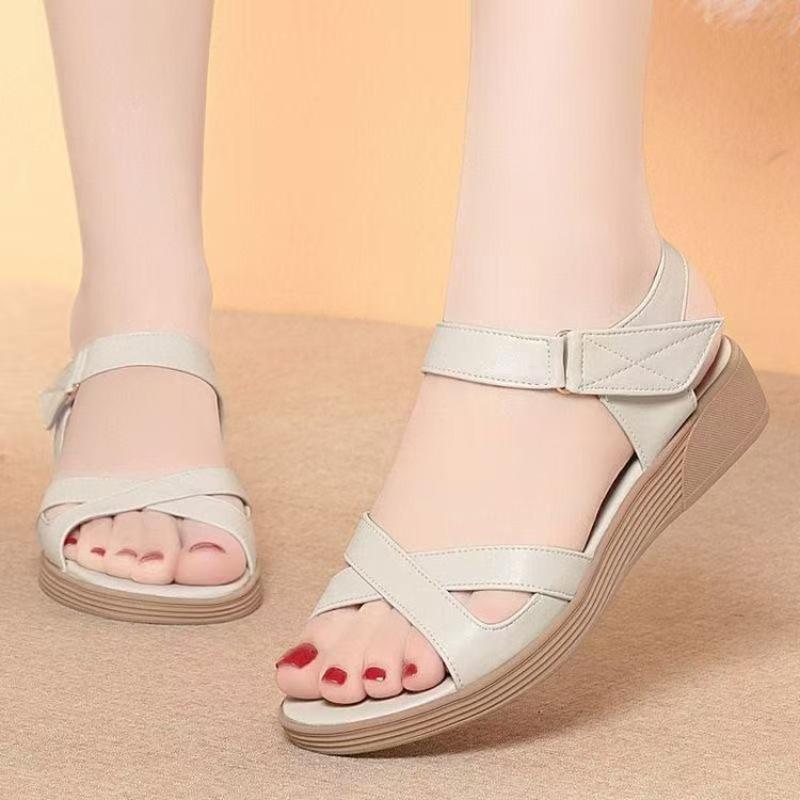 New summer flat-soled women's shoes non-slip middle-aged and elderly comfortable elderly shoes sandals soft leather soft sole
