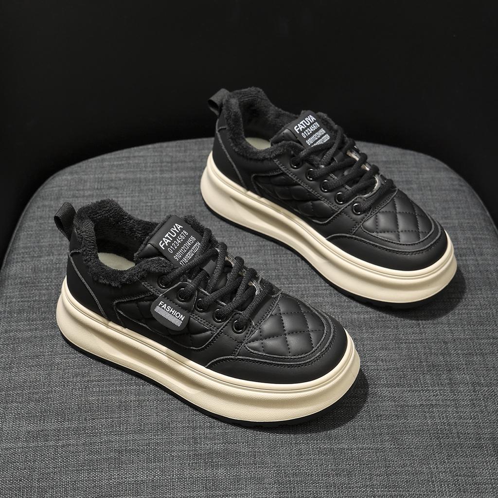 Popular little white shoes women's shoes 2025 winter new velvet board shoes super fire versatile platform sports and leisure women's shoes