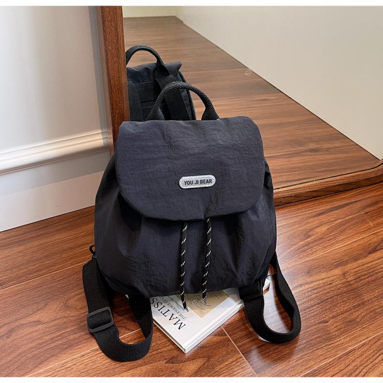 Contrasting color cloth backpack, women's 2025 summer new student commuting lazy style fashion versatile handbag