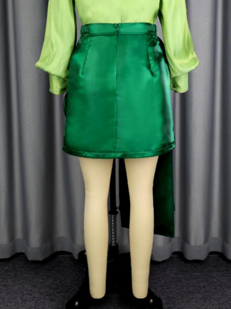 Grüner eleganter Damen Satin Minirock 3D Blume Asymmetrisch Drapierter Hoher Bund Seite Wickel Hüfte Mode Abend Weihnachtsfeier Cocktail Outfit